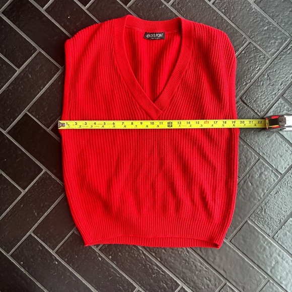 Vintage Red Knit Sweater Vest V-Neck Sleeveless Ribbed Top Medium - Picture 4 of 5